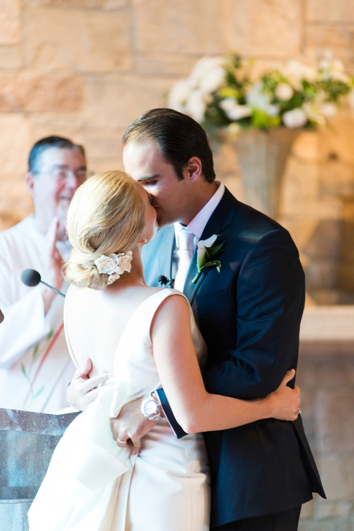 Elegant Green & White Sonoma Wedding via TheELD.com