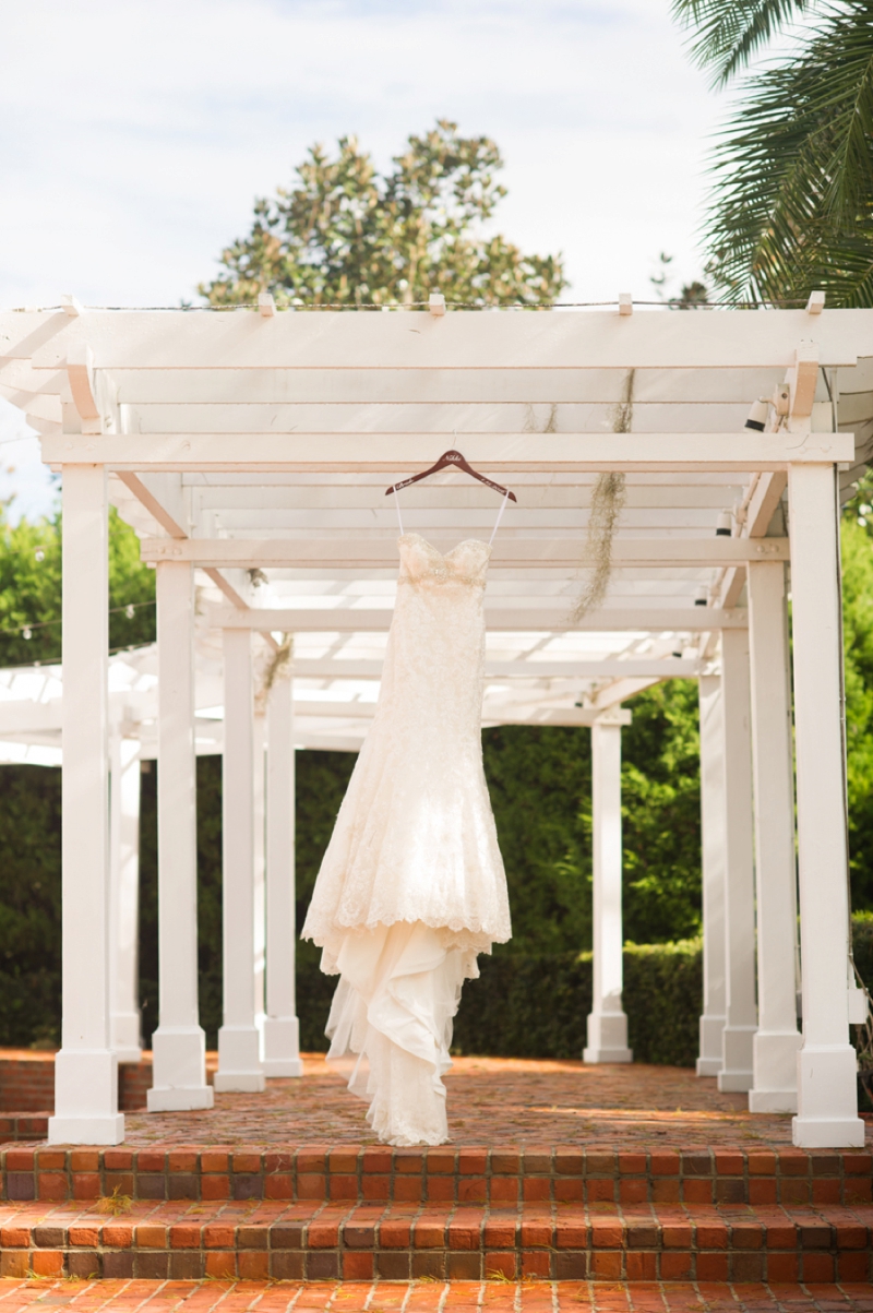 Elegant Pink & Red Wine Themed Wedding via TheELD.com