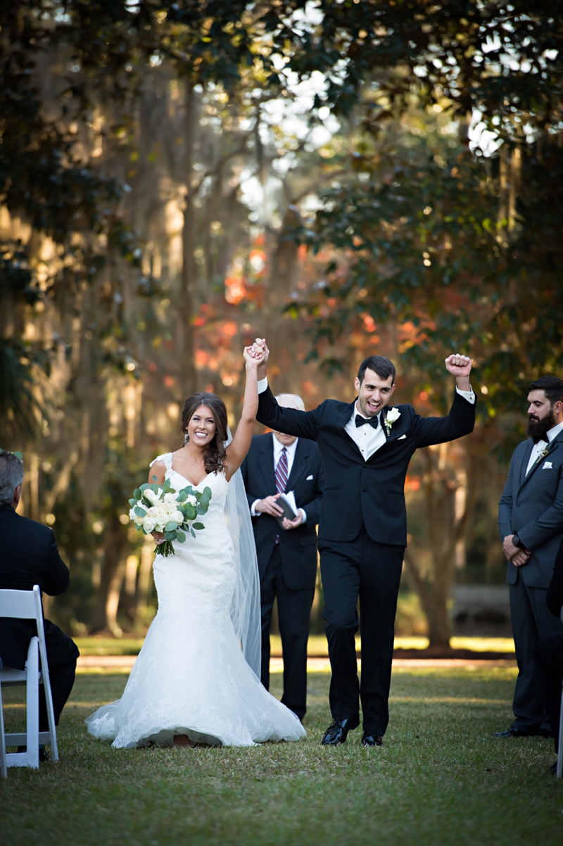 A Southern Elegant Green & White Wedding In Georgia via TheELD.com