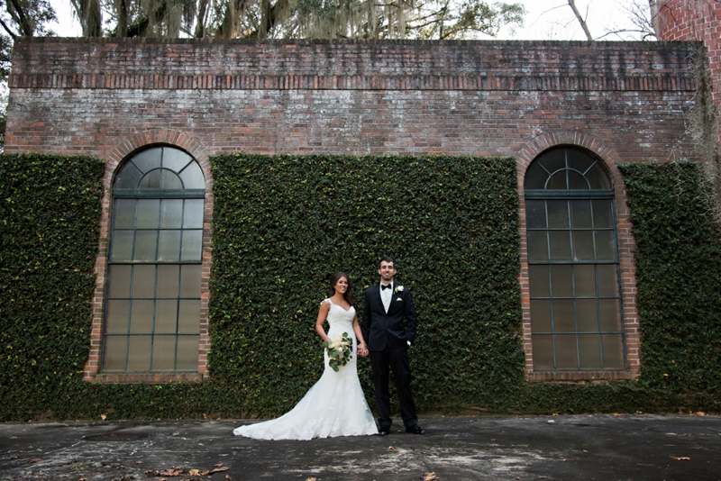 A Southern Elegant Green & White Wedding In Georgia via TheELD.com