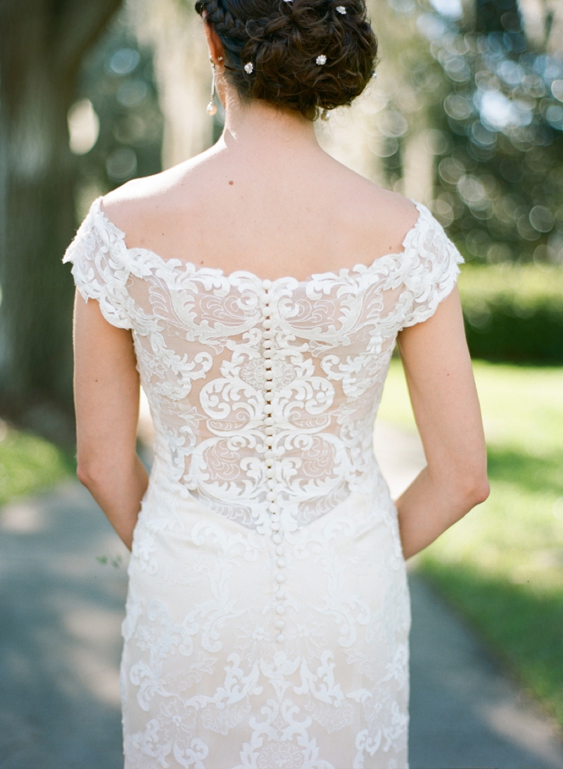 A Navy & Gold Gainesville Wedding via TheELD.com