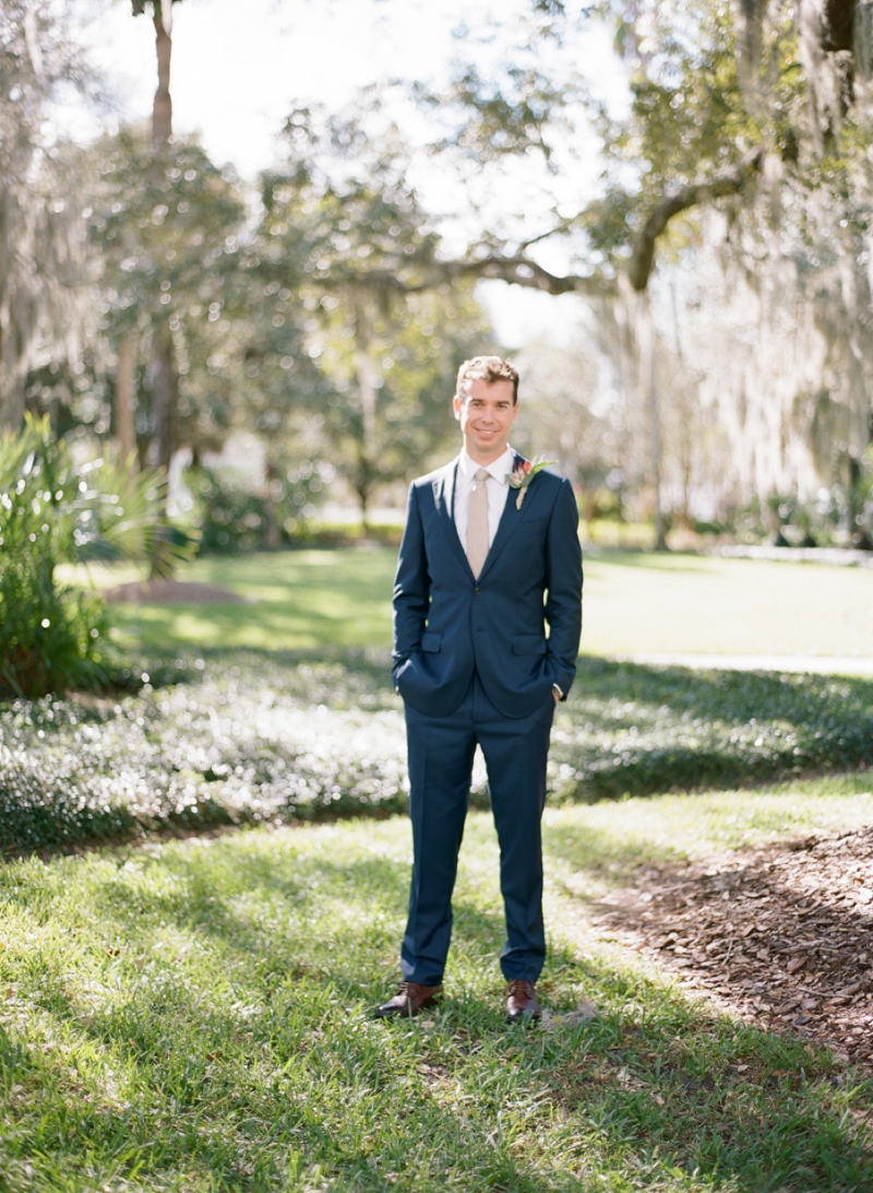 A Navy & Gold Gainesville Wedding via TheELD.com