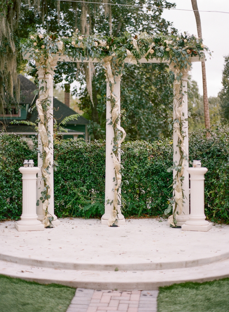 A Navy & Gold Gainesville Wedding via TheELD.com