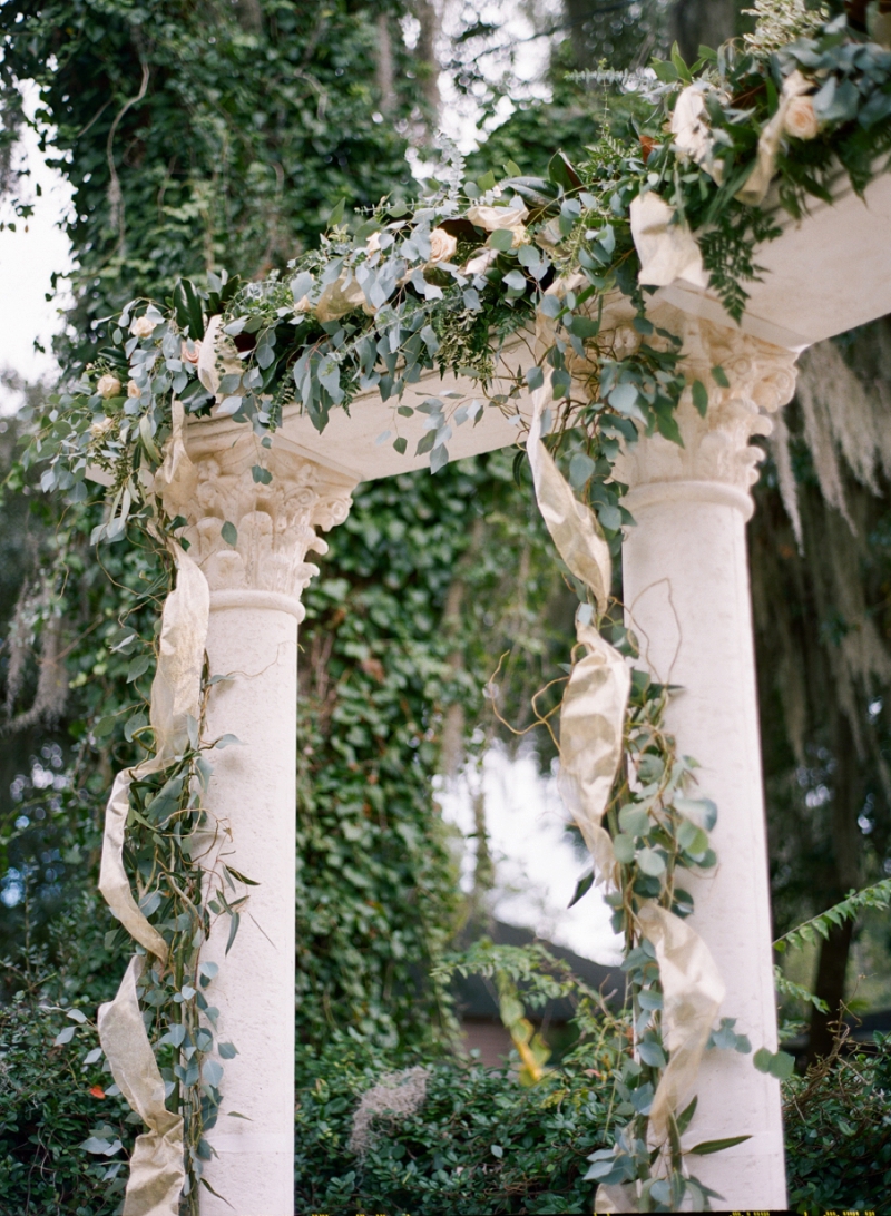 A Navy & Gold Gainesville Wedding via TheELD.com