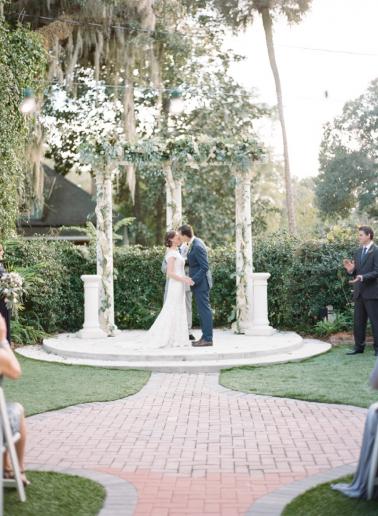 A Navy & Gold Gainesville Wedding via TheELD.com