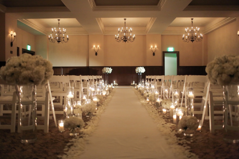 Modern & Romantic White Wedding via TheELD.com