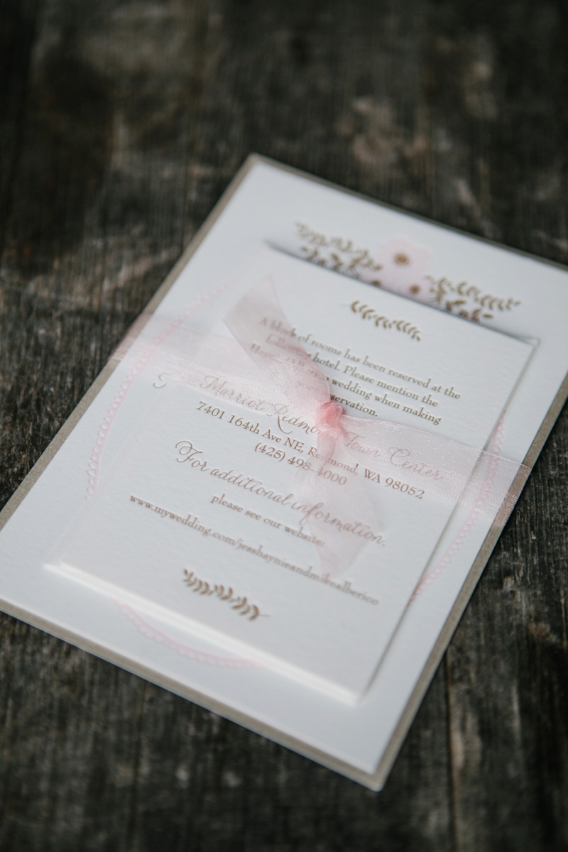 An Elegant Blush & Gold Seattle Wedding via TheELD.com