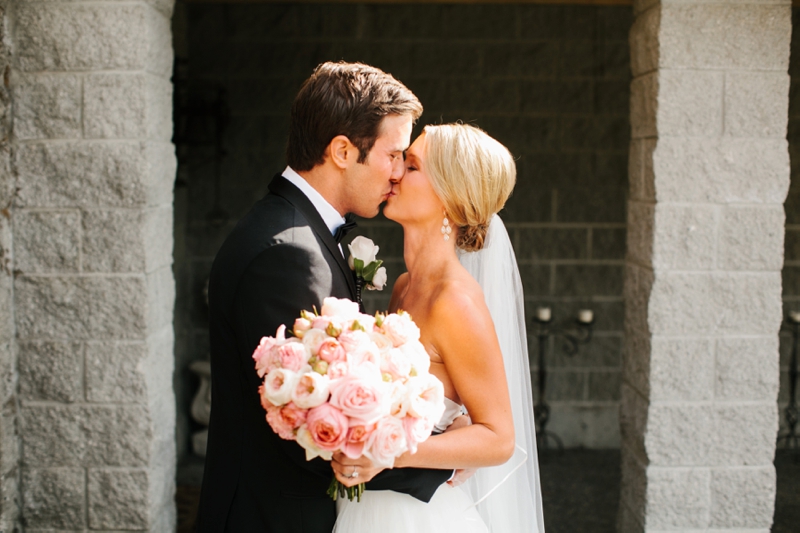 An Elegant Blush & Gold Seattle Wedding via TheELD.com