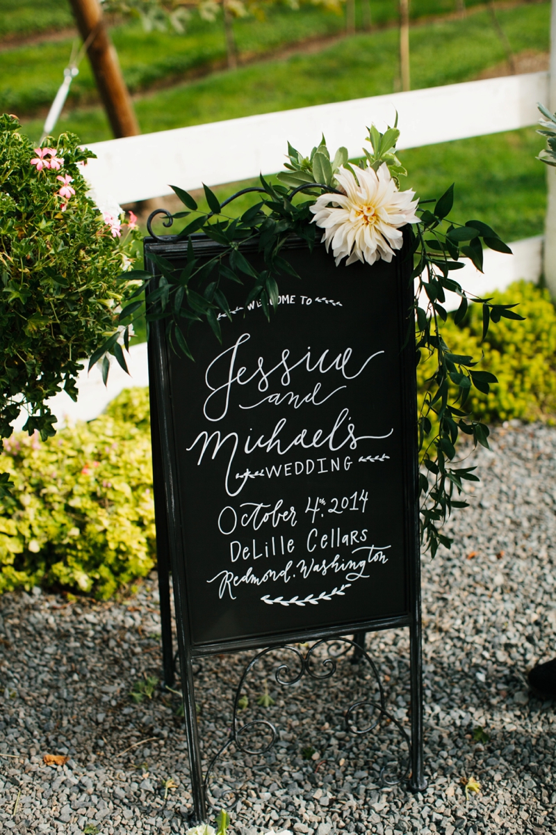 An Elegant Blush & Gold Seattle Wedding via TheELD.com