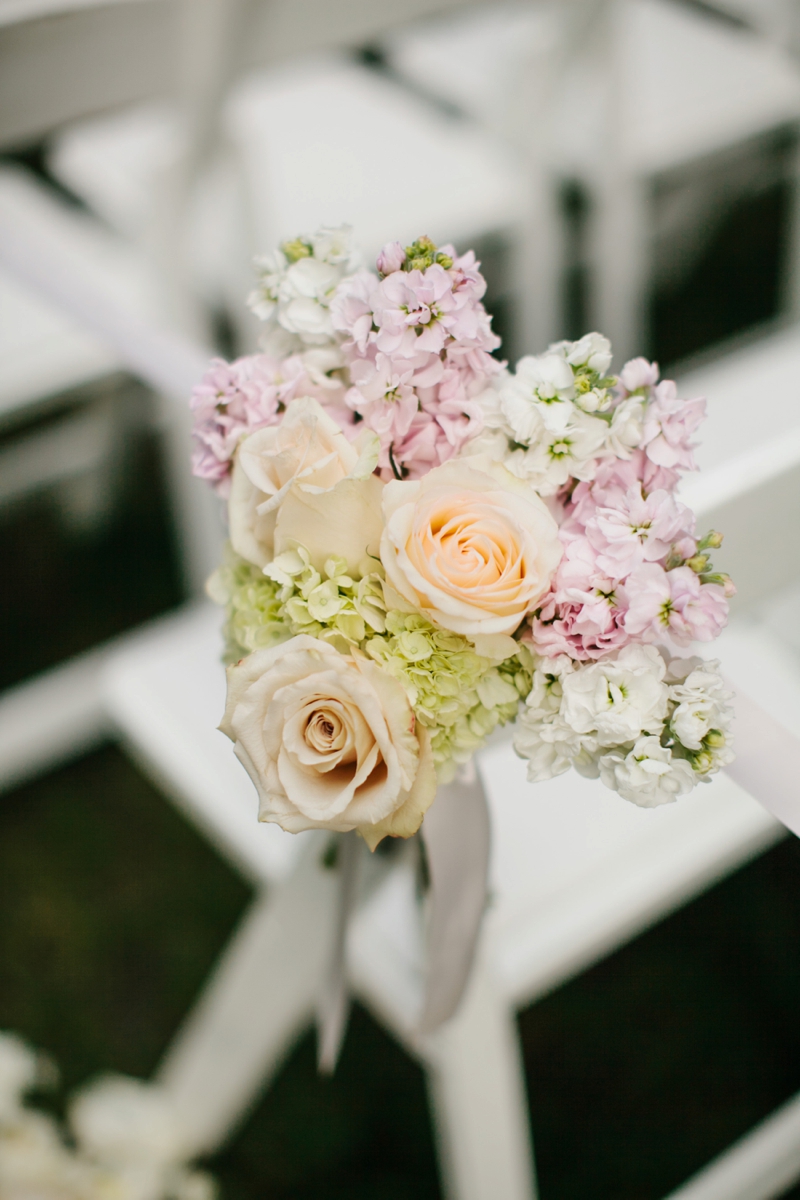 An Elegant Blush & Gold Seattle Wedding via TheELD.com