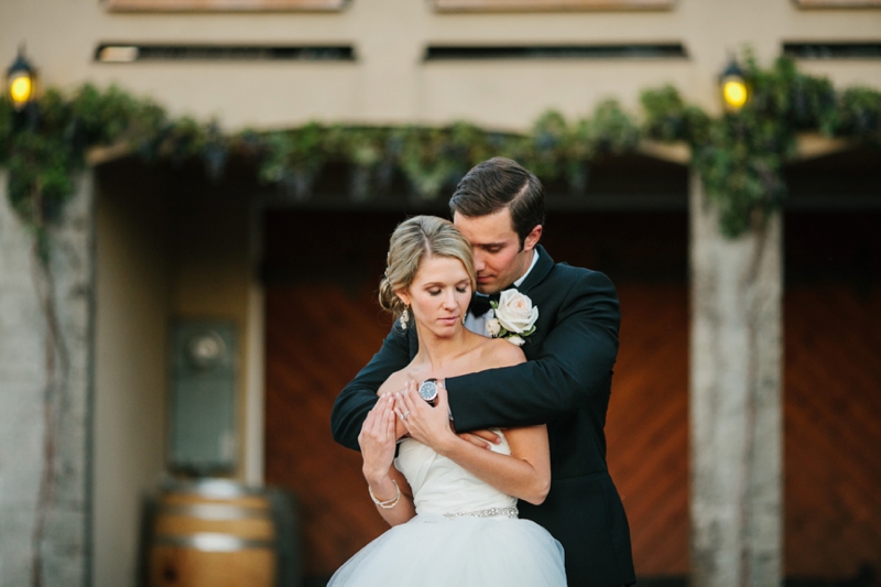 An Elegant Blush & Gold Seattle Wedding via TheELD.com