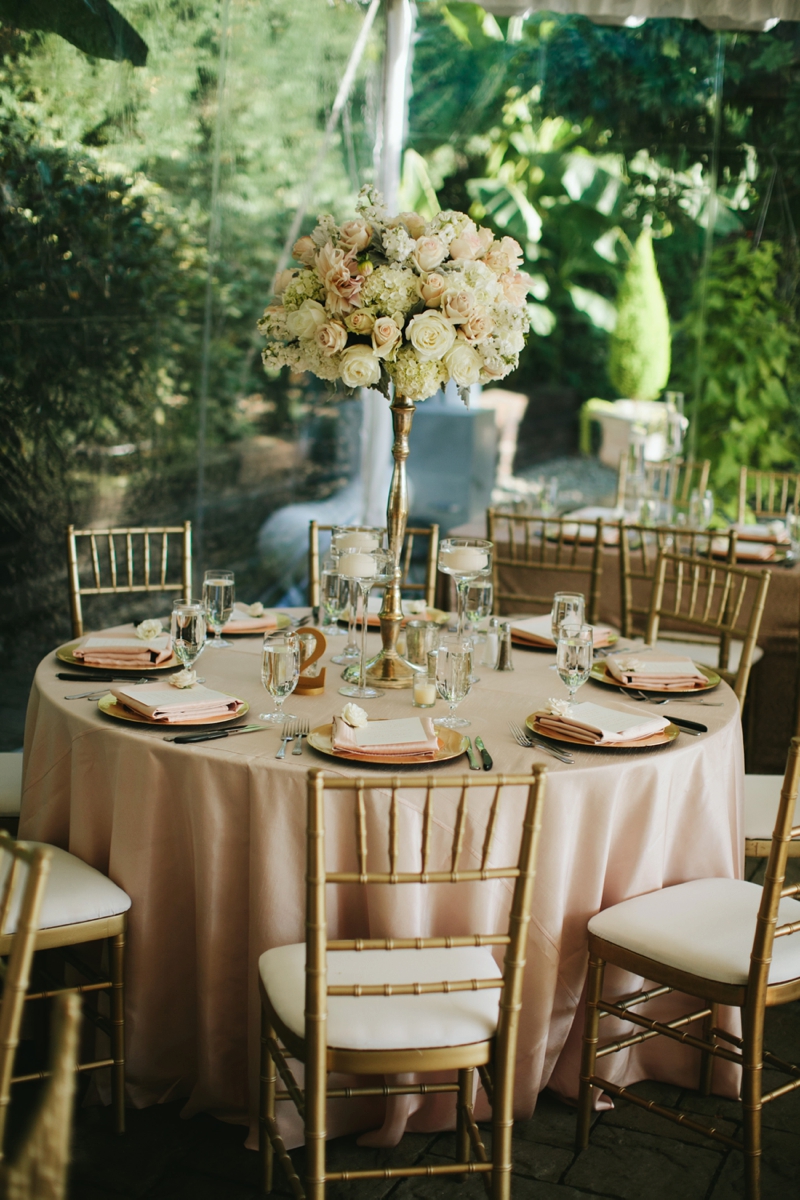 An Elegant Blush & Gold Seattle Wedding via TheELD.com