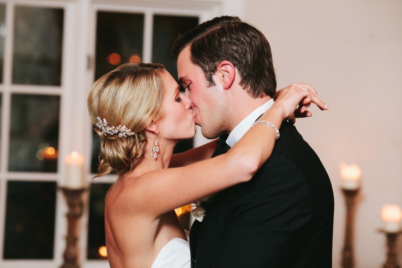 An Elegant Blush & Gold Seattle Wedding via TheELD.com