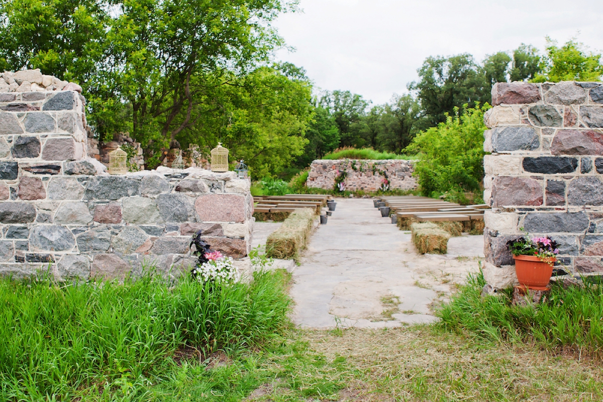 A Colorful Rustic Farm Wedding via TheELD.com