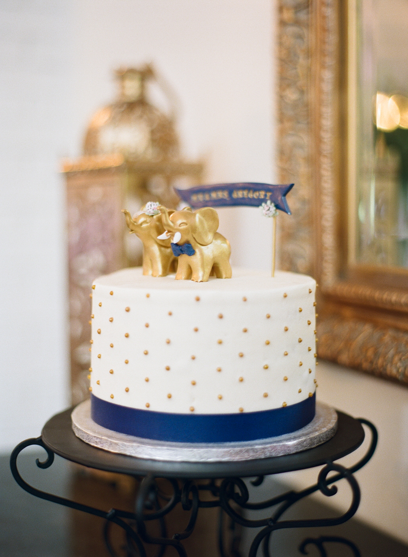 A Navy & Gold Gainesville Wedding via TheELD.com