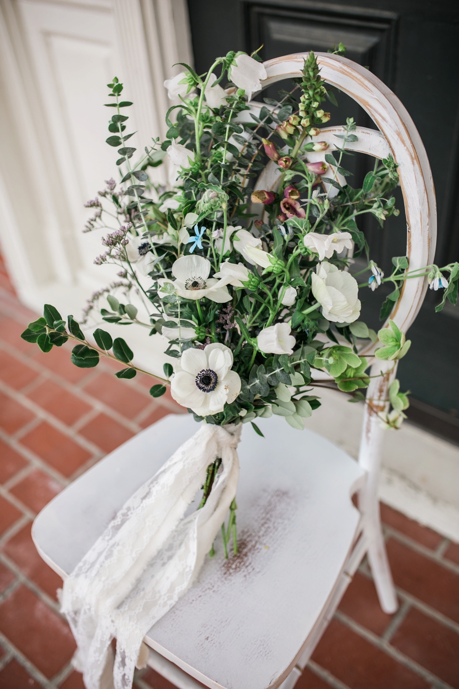 Elegant 1920s Inspired Wedding Ideas via TheELD.com