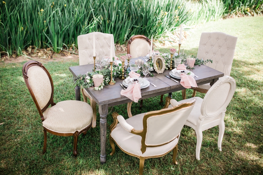 Elegant 1920s Inspired Wedding Ideas via TheELD.com