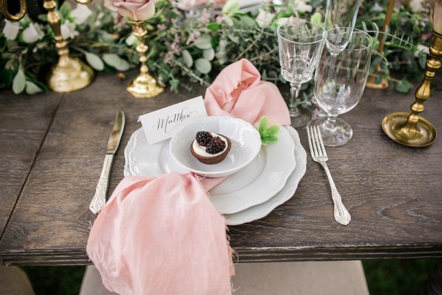 Elegant 1920s Inspired Wedding Ideas via TheELD.com