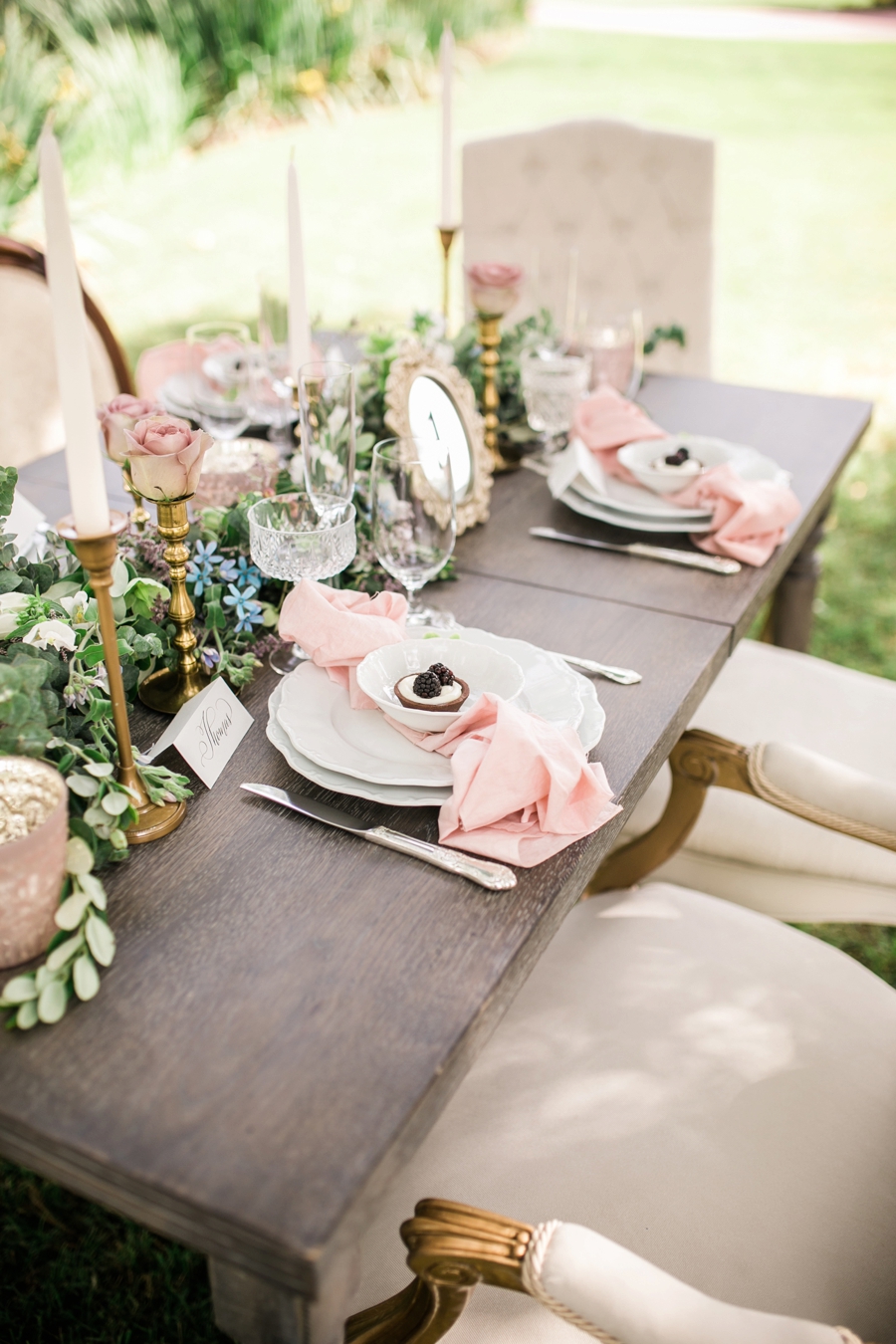 Elegant 1920s Inspired Wedding Ideas via TheELD.com