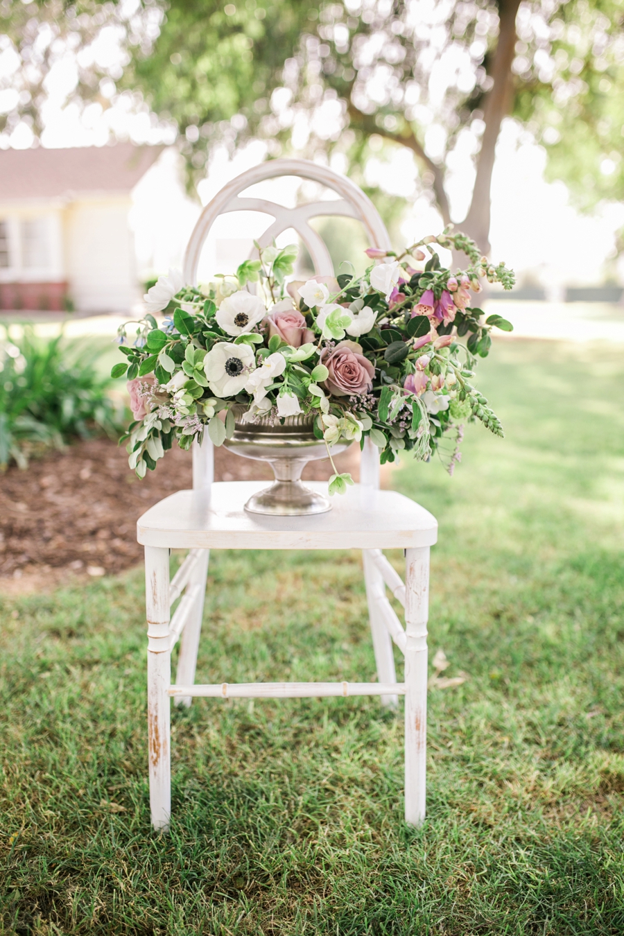 Elegant 1920s Inspired Wedding Ideas via TheELD.com