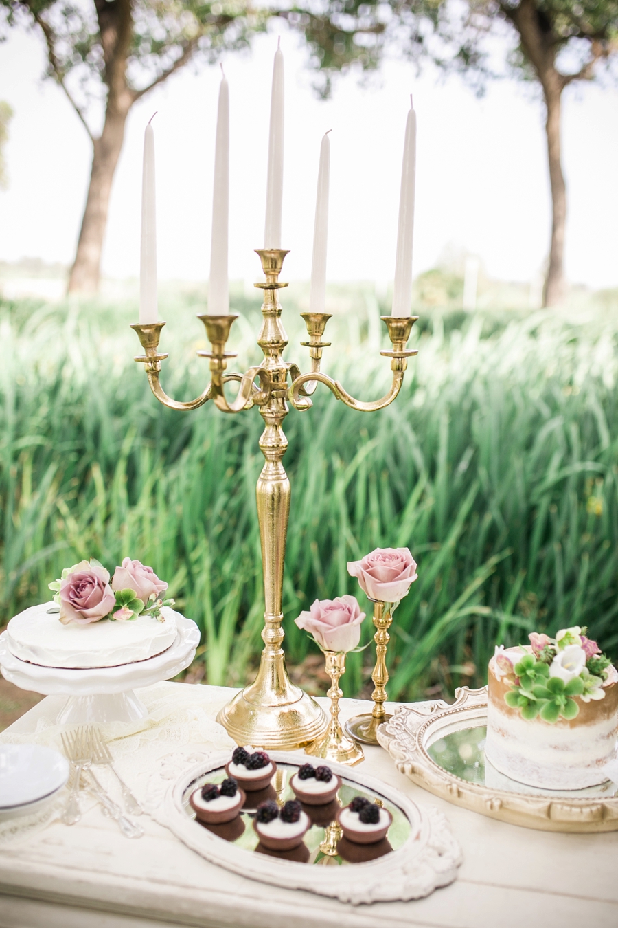 Elegant 1920s Inspired Wedding Ideas via TheELD.com