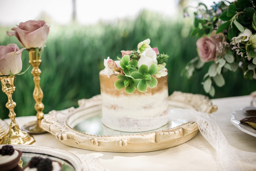 Elegant 1920s Inspired Wedding Ideas via TheELD.com