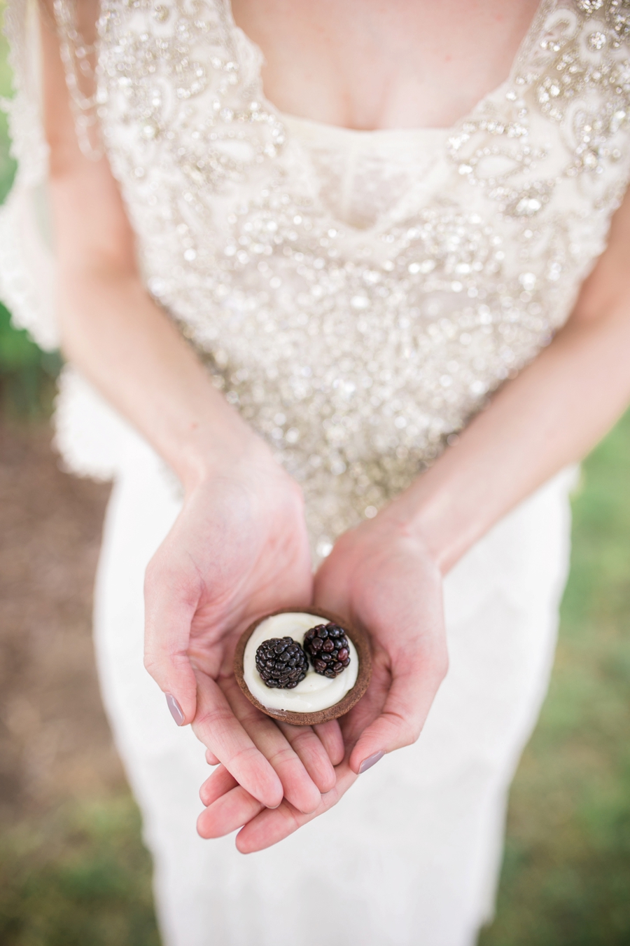 Elegant 1920s Inspired Wedding Ideas via TheELD.com