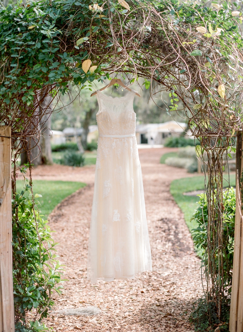 Vintage Romantic Pastel Florida Wedding via TheELD.com