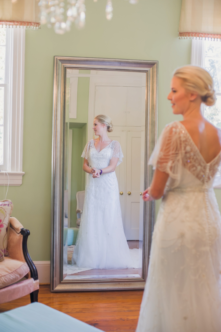 Romantic Blush and Gold Charleston Wedding via TheELD.com