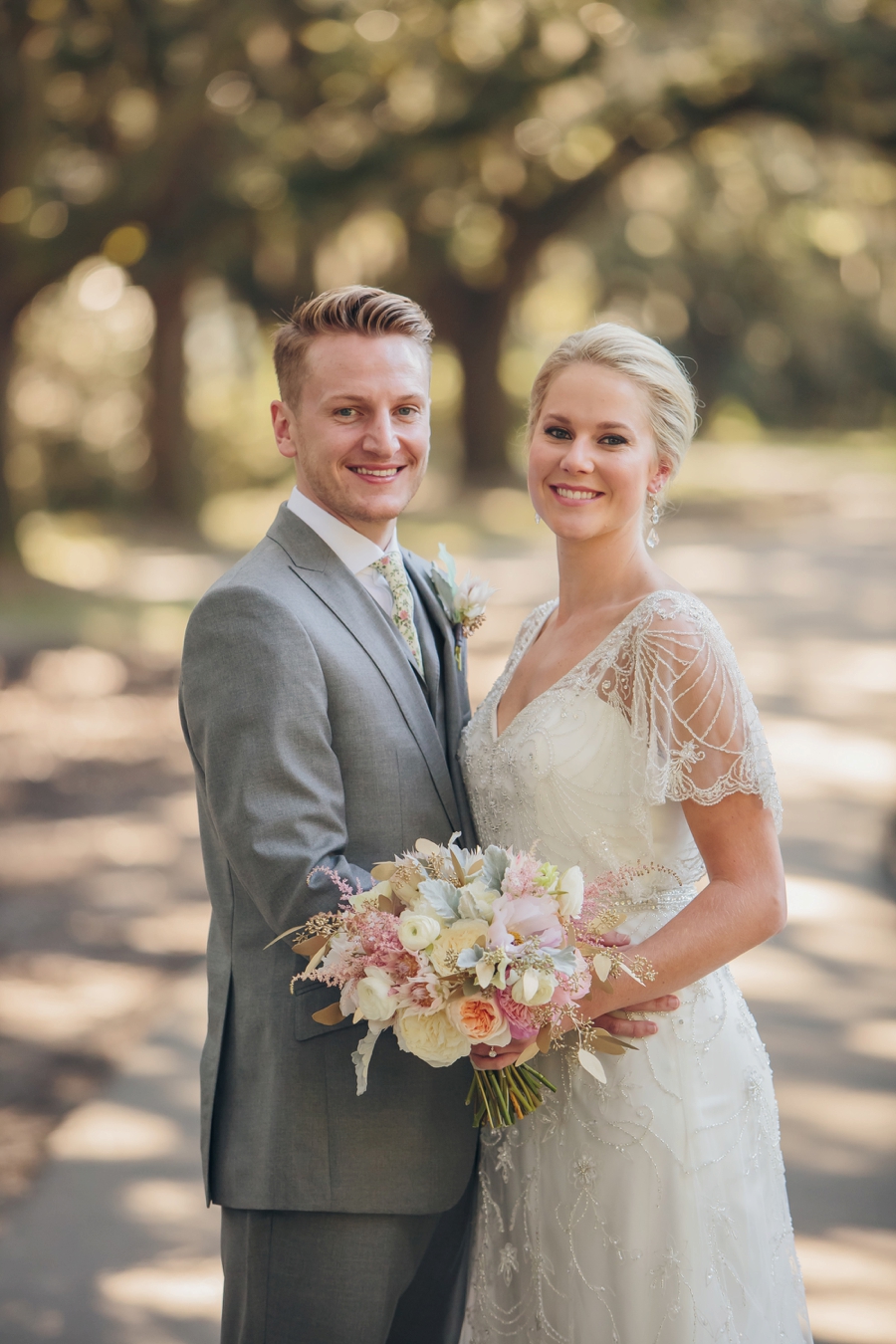 Romantic Blush and Gold Charleston Wedding via TheELD.com