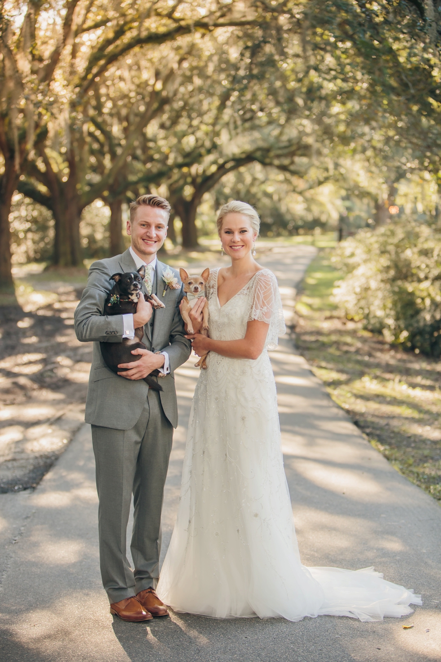 Romantic Blush and Gold Charleston Wedding via TheELD.com