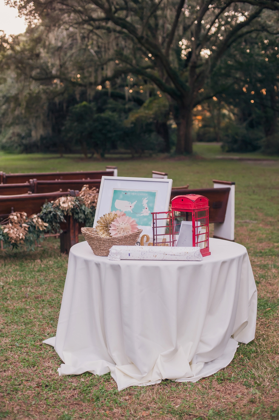 Romantic Blush and Gold Charleston Wedding via TheELD.com