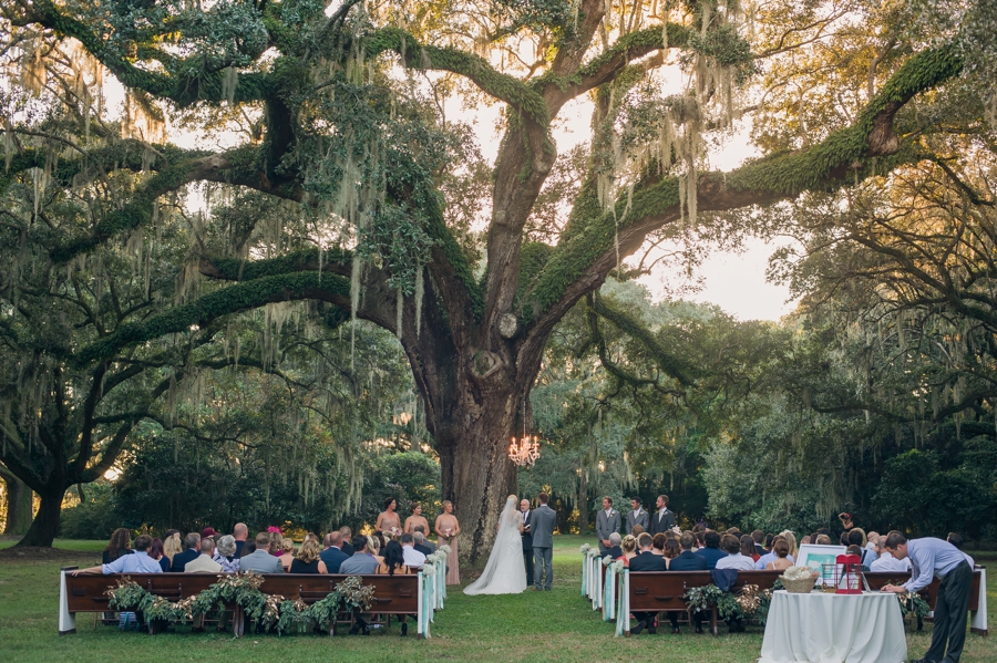 Romantic Blush and Gold Charleston Wedding via TheELD.com