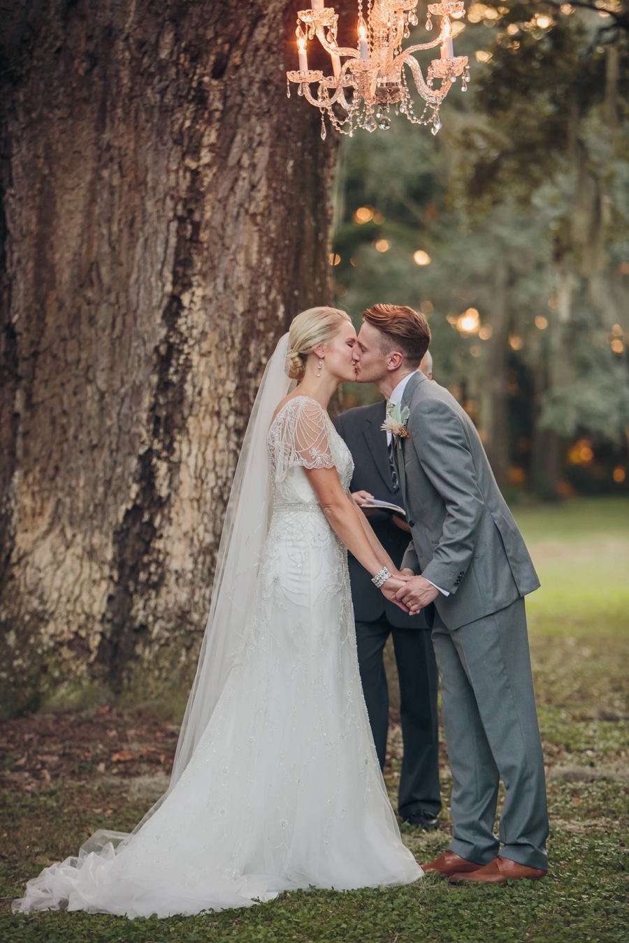 Romantic Blush and Gold Charleston Wedding via TheELD.com