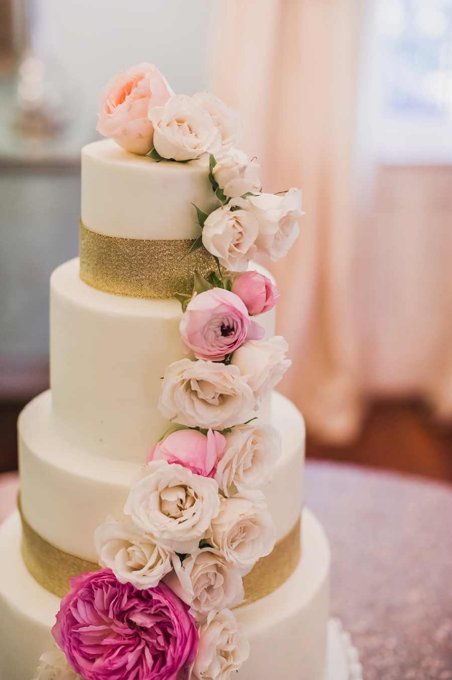 Romantic Blush and Gold Charleston Wedding via TheELD.com