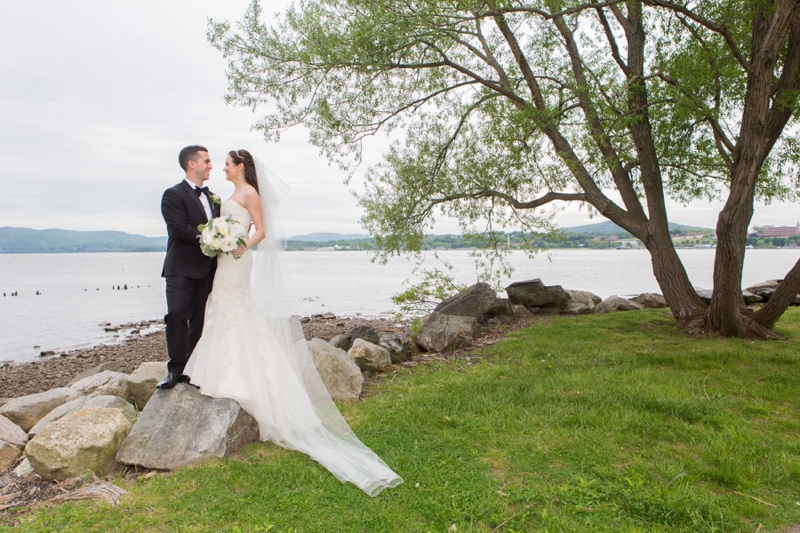 Rustic & Elegant New York Wedding via TheELD.com