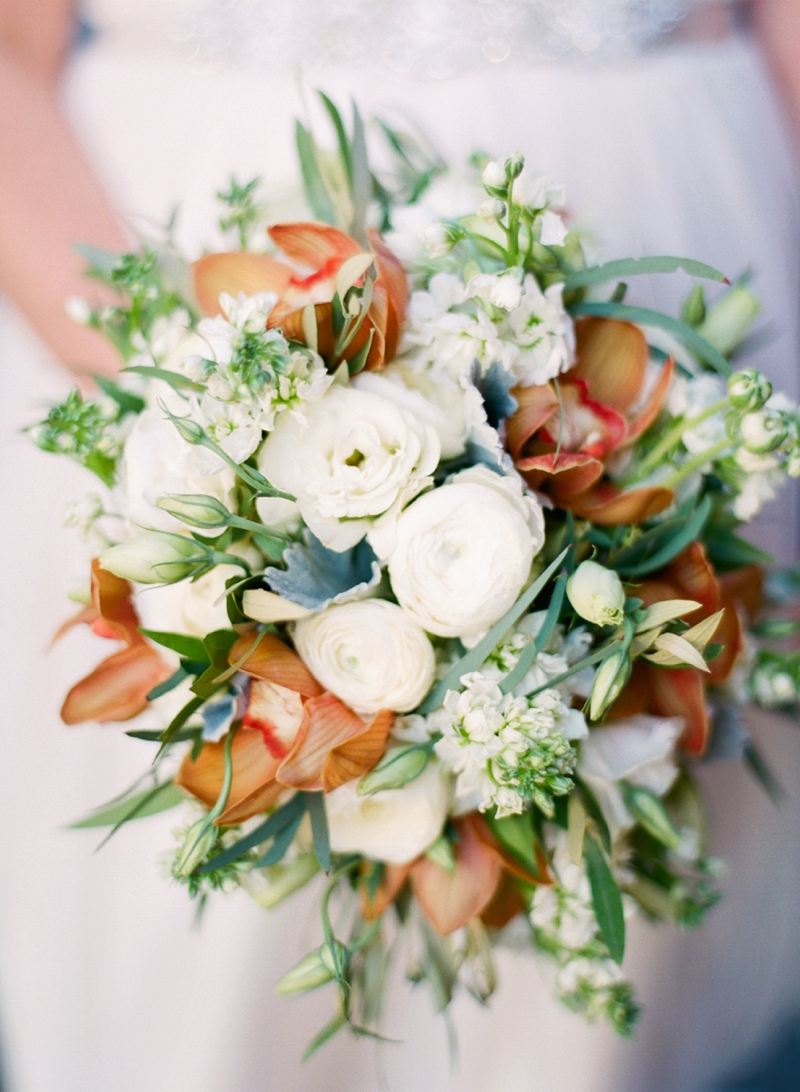 Intimate Copper and White North Carolina Wedding via TheELD.com