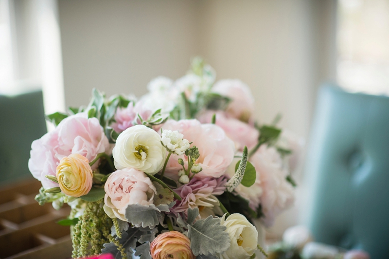 Elegant & Earthy Waterside Wedding in Navarre via TheELD.com