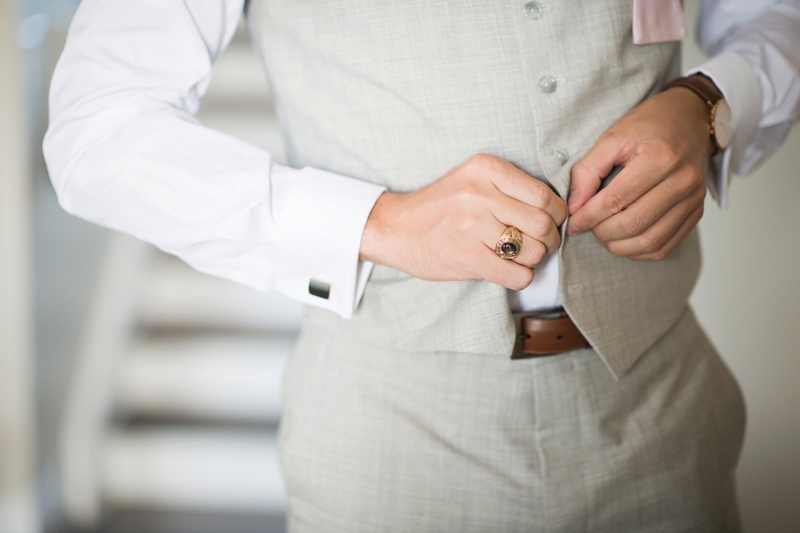 Elegant & Earthy Waterside Wedding in Navarre via TheELD.com