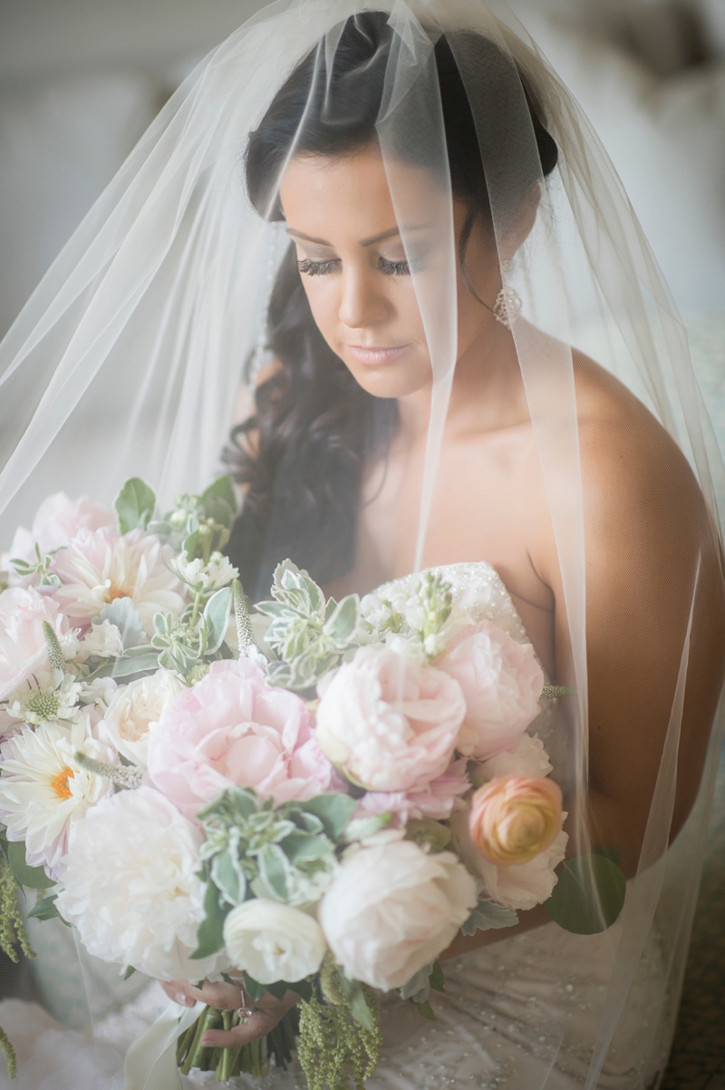 Elegant & Earthy Waterside Wedding in Navarre via TheELD.com