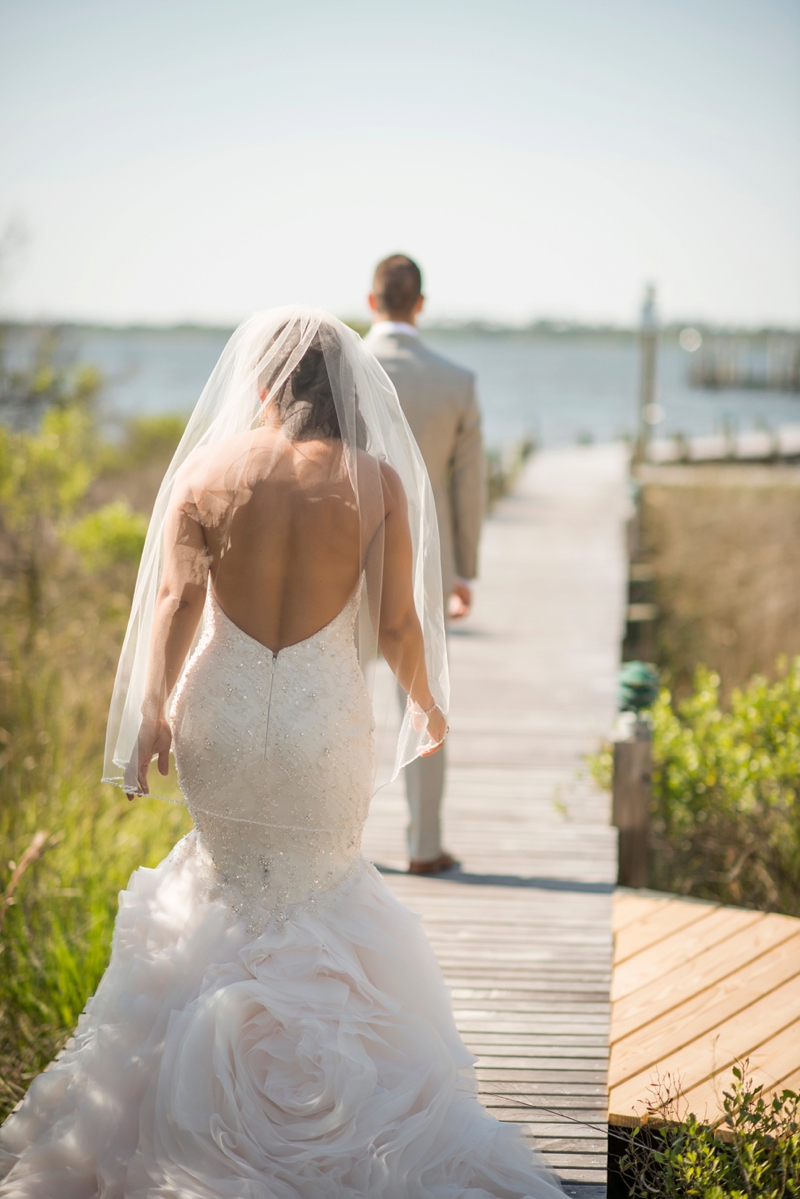 Elegant & Earthy Waterside Wedding in Navarre via TheELD.com