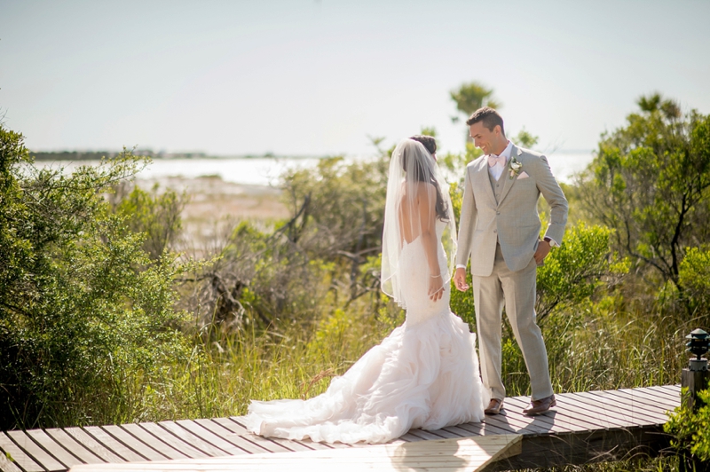 Elegant & Earthy Waterside Wedding in Navarre via TheELD.com