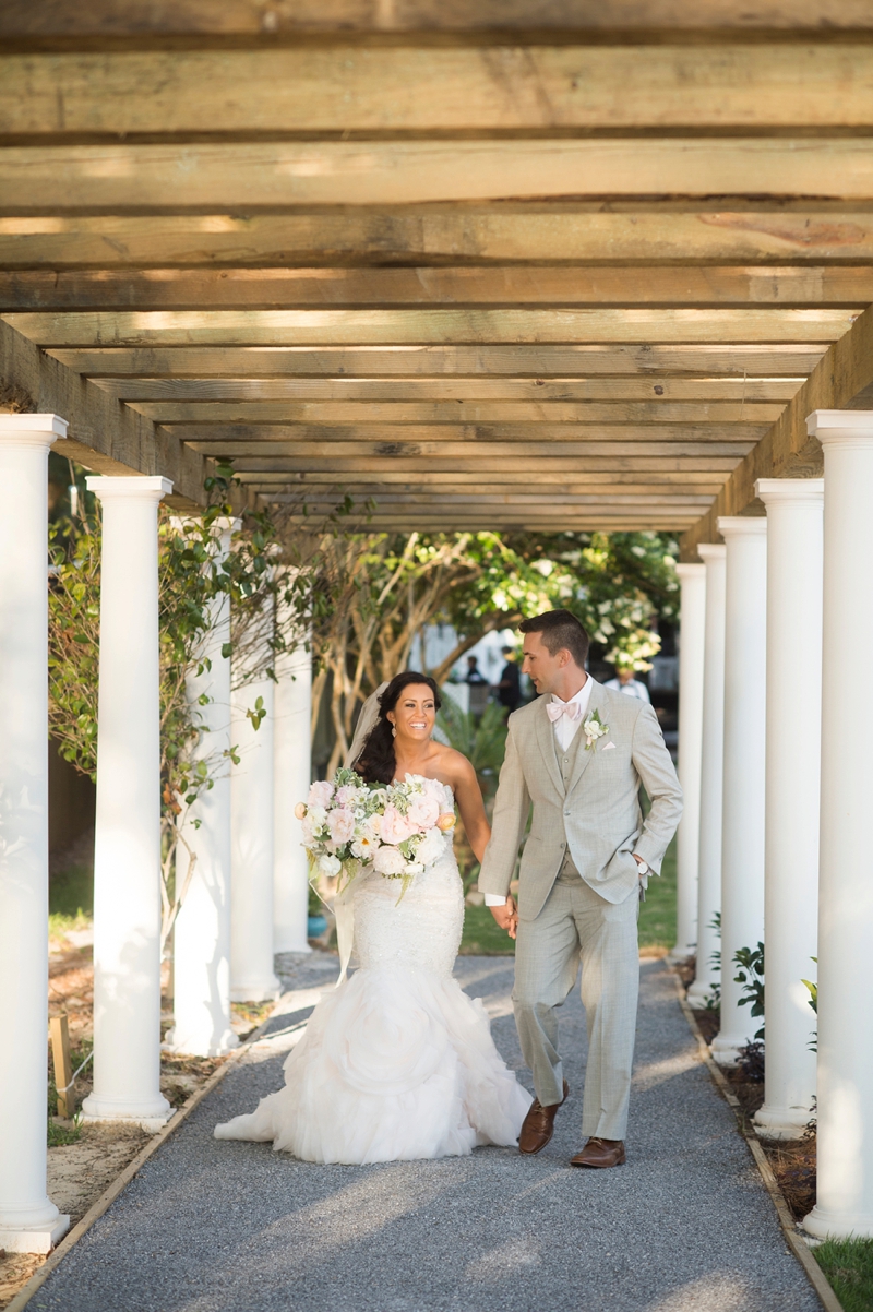 Elegant & Earthy Waterside Wedding in Navarre via TheELD.com