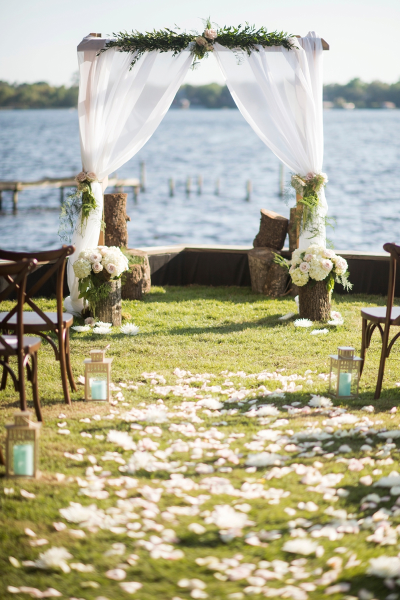 Elegant & Earthy Waterside Wedding in Navarre via TheELD.com