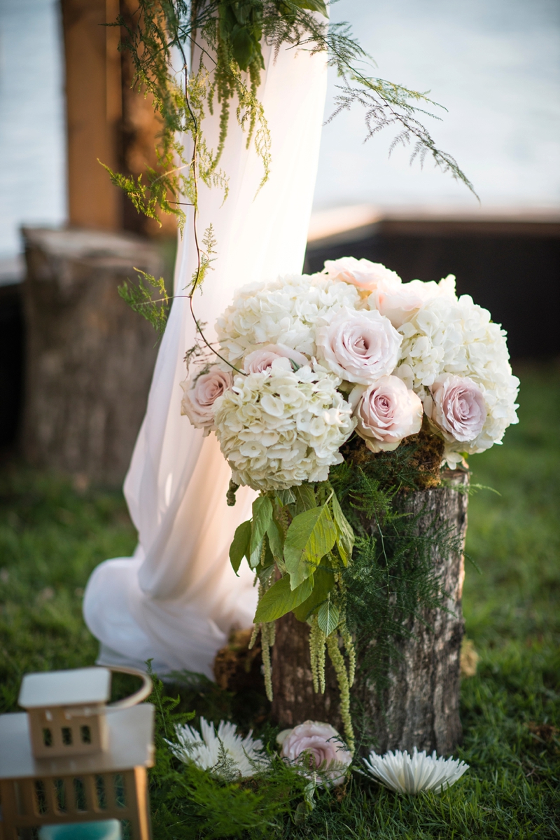 Elegant & Earthy Waterside Wedding in Navarre via TheELD.com