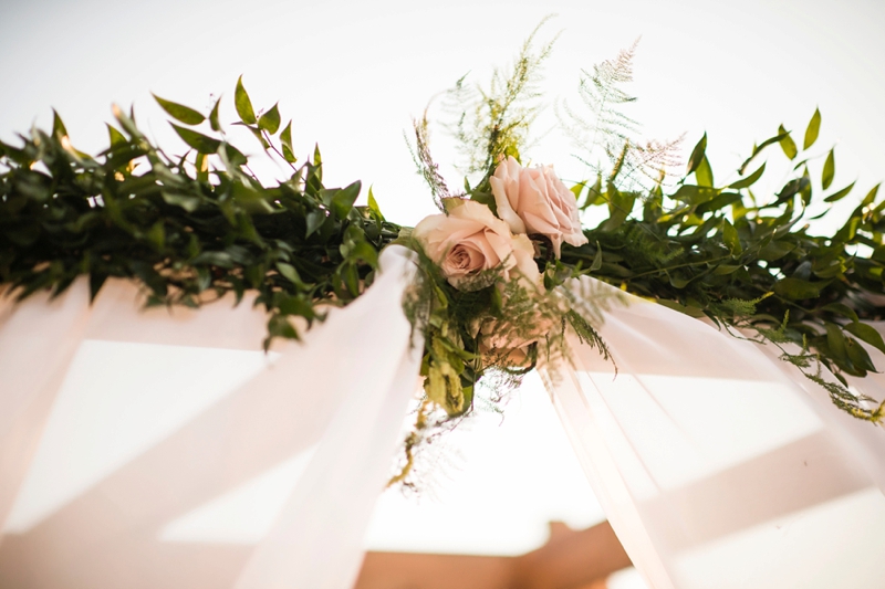 Elegant & Earthy Waterside Wedding in Navarre via TheELD.com