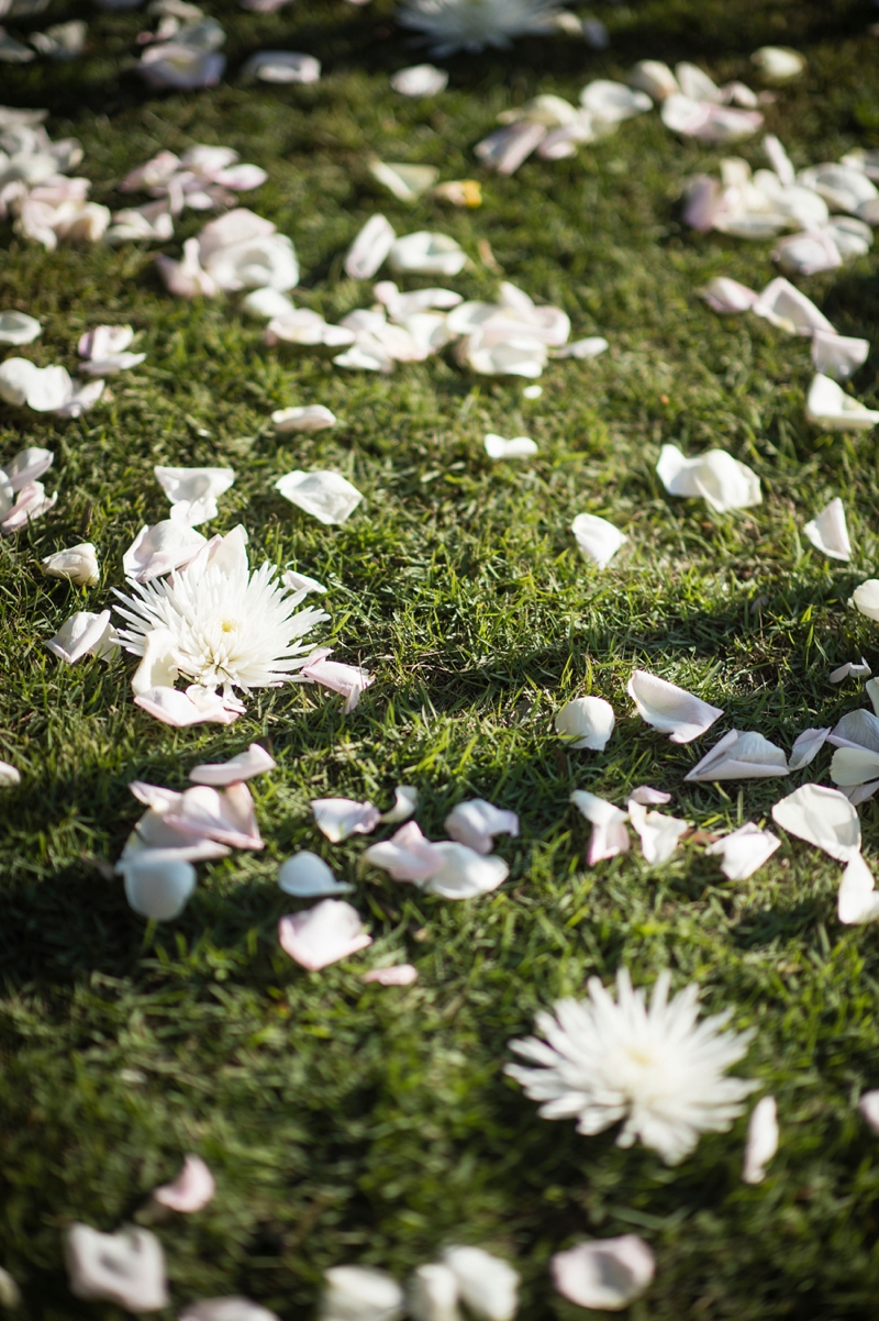 Elegant & Earthy Waterside Wedding in Navarre via TheELD.com