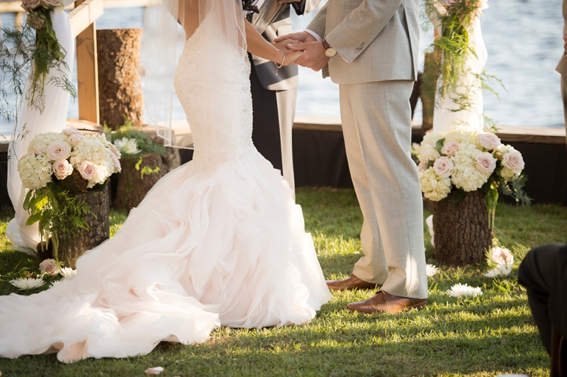 Elegant & Earthy Waterside Wedding in Navarre via TheELD.com