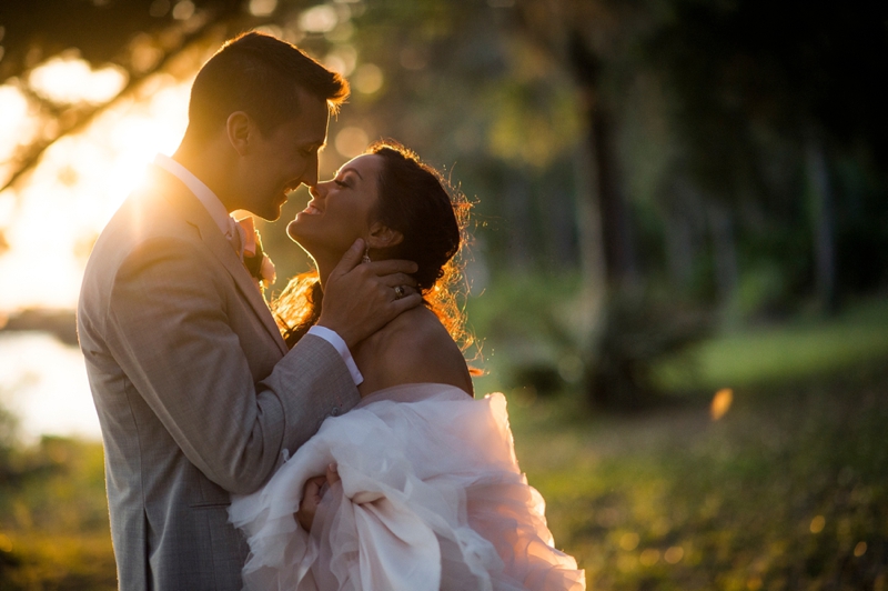 Elegant & Earthy Waterside Wedding in Navarre via TheELD.com