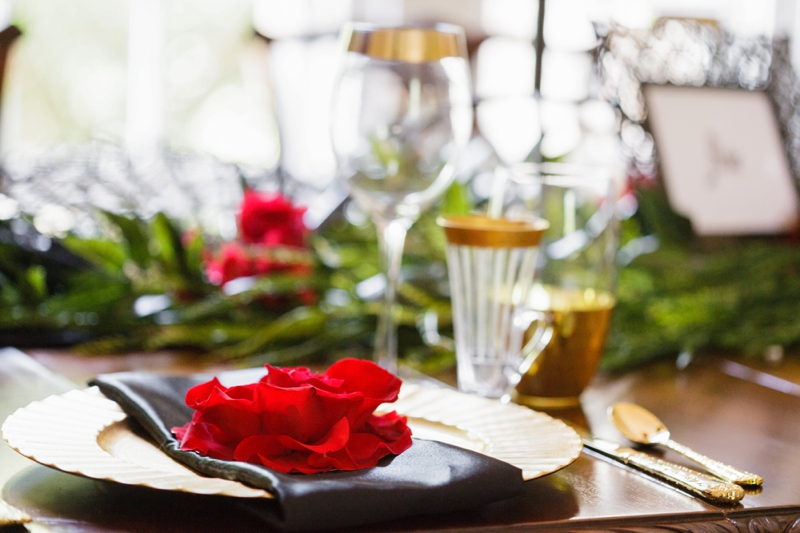 Elegant Red and Black Wedding Inspiration via TheELD.com